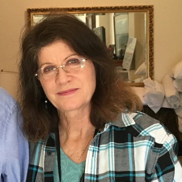 Meet your Posher, Naomi - Picture 2 of 2